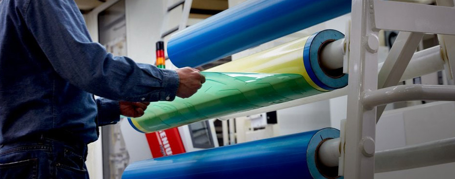 three clear beakers placed on tabletop
